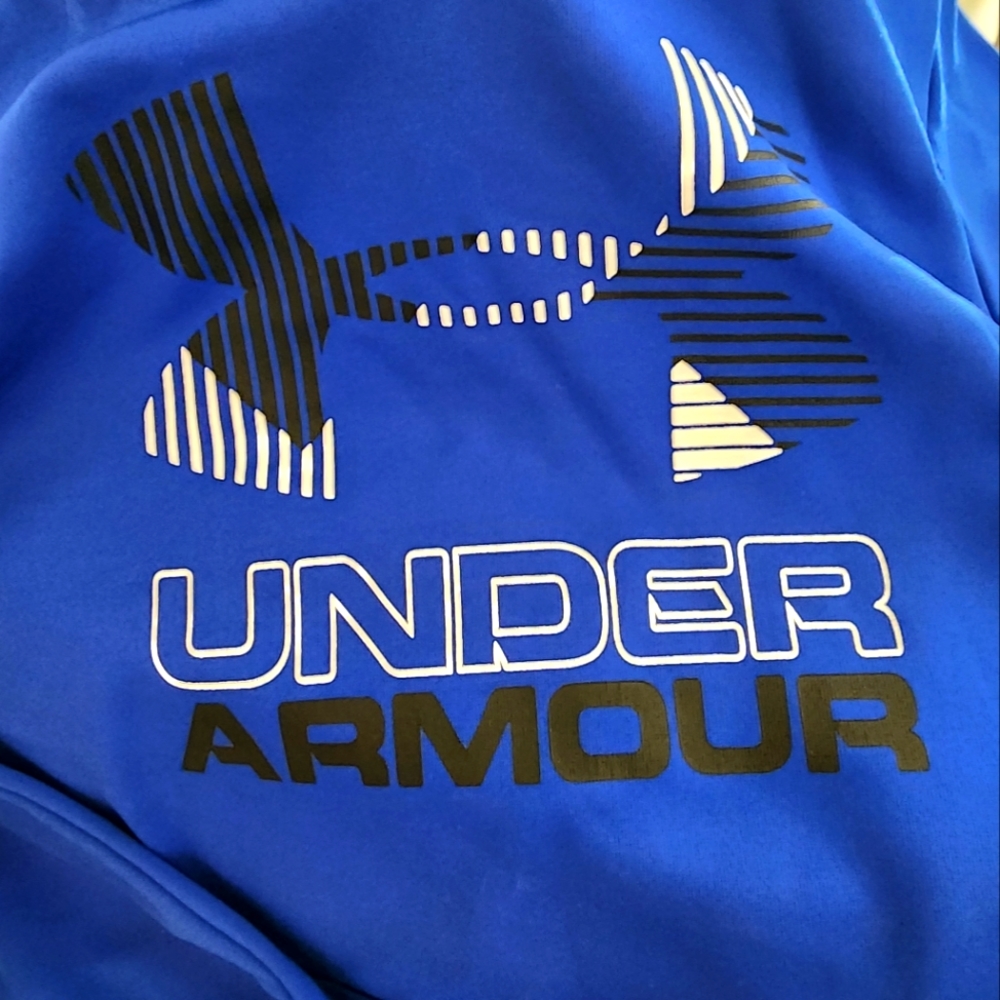 Hooded shirt